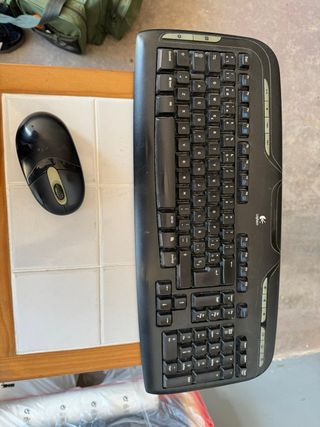 Teclado y Ratón Inalámbricos Logitech Negro