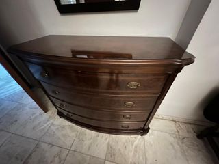 Mobili antichi con comodini