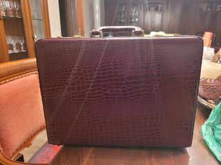 Maletín ejecutivo piel cocodrilo granate