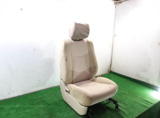 Asiento del der 7111060050 toyota land 3.0 7447060