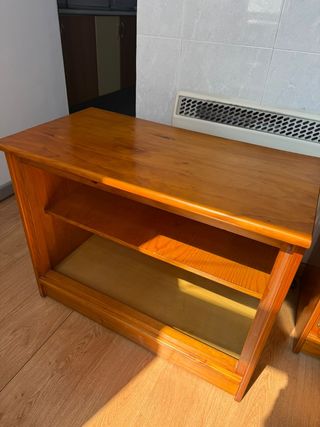 Mueble bajo de madera
