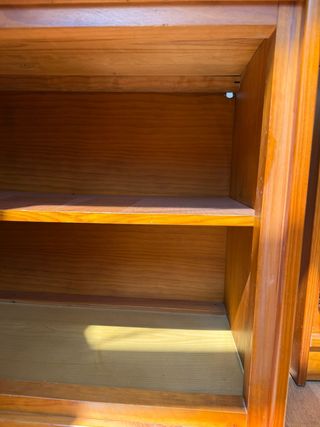 Mueble bajo de madera