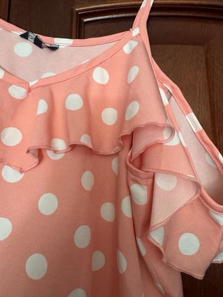 Blusa lunares hombros descubiertos