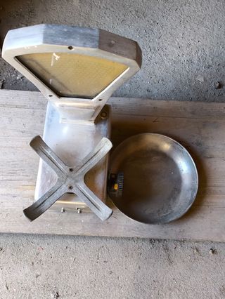Báscula antigua de tienda