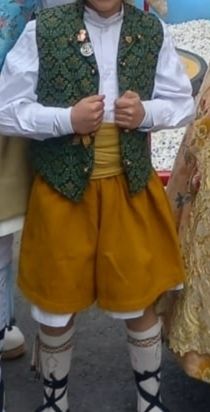 Traje Fallero Niño
Talla 4-6 años
Cómo nuevo