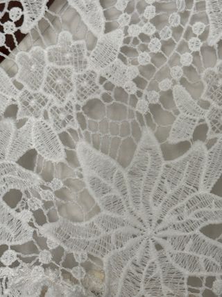 Blusita blanca de encaje