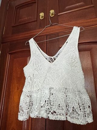 Blusita blanca de encaje