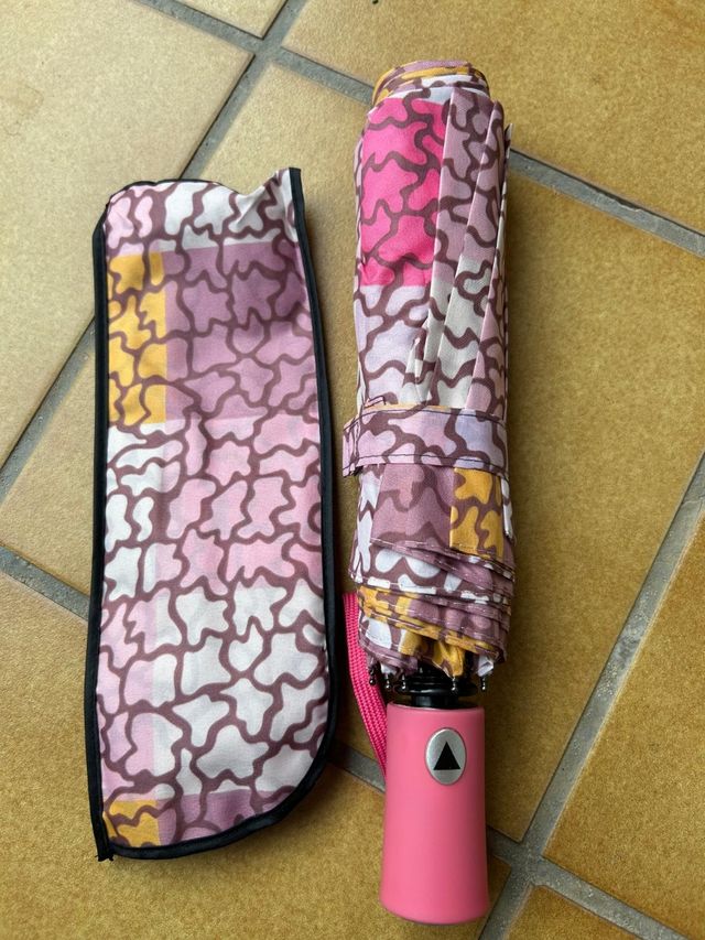 Paraguas estampado beige y gris