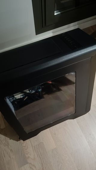 PC Gaming Negra y Gris