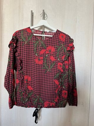 Camisa Zara cuadros rojos y negros con flores