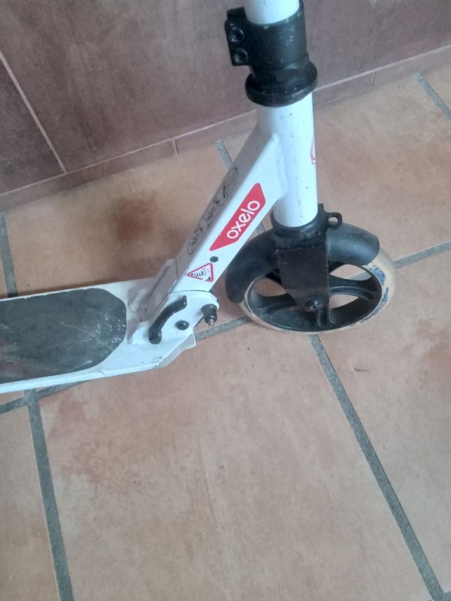 Patinete de aluminio blanco plegable 