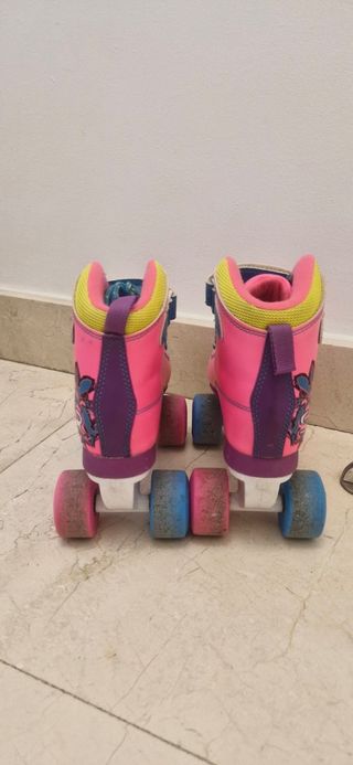 Patines rosas con cordones azules. SFR Vision. Soy