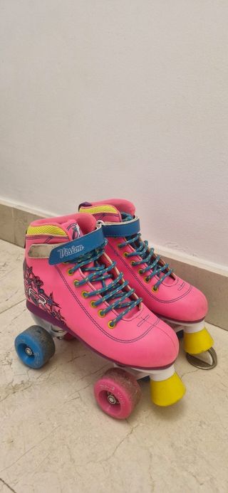 Patines rosas con cordones azules. SFR Vision. Soy