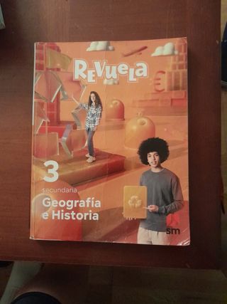 Geografía e Historia. 3 Secundaria. Revuela