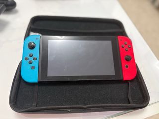 Nintendo Switch Azul y Rojo