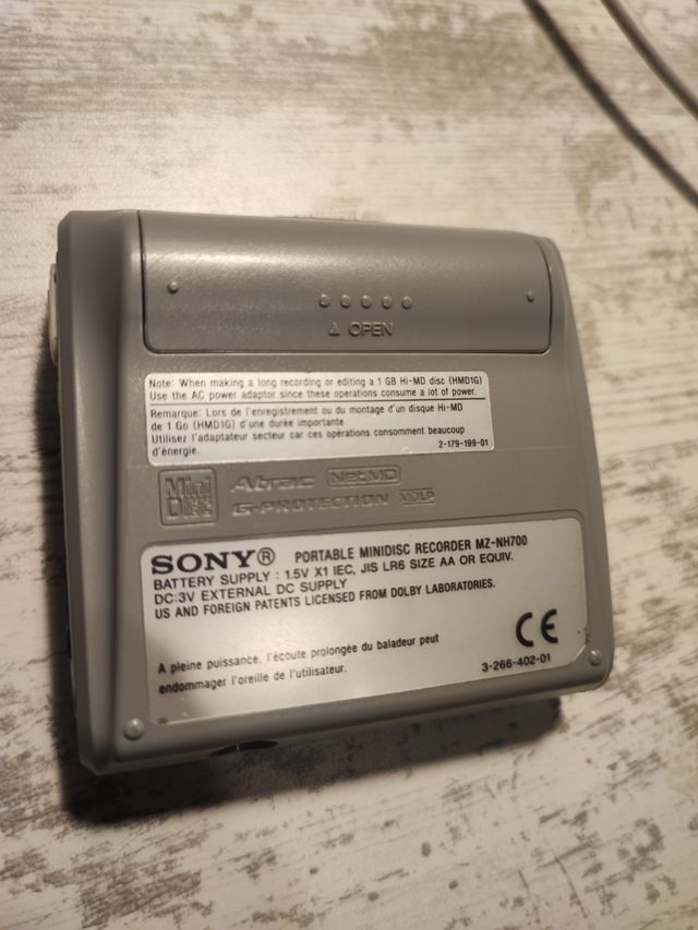 Sony MZ-NH700 MD Walkman