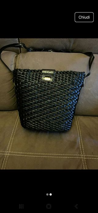 Borsa a tracolla nera e multicolore