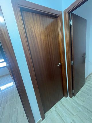 Puerta madera maciza chapa natural