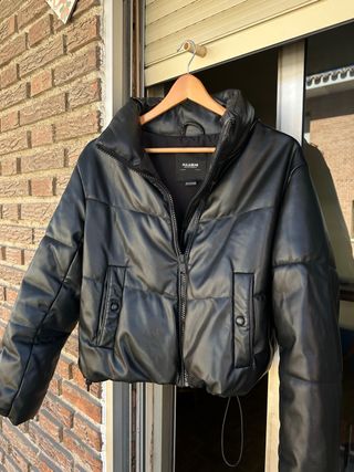 Chaqueta acolchada Pull&Bear negra