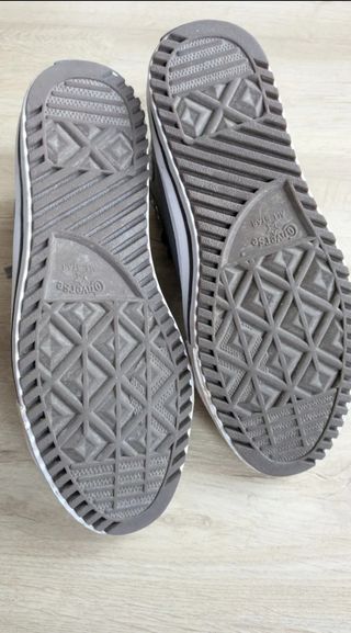 Zapatillas Converse grises invierno
