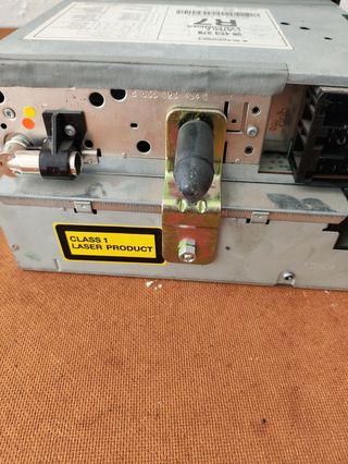 Radio CD Blaupunkt Negra espacio para 5 CD