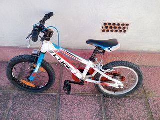 Bicicleta Infantil CUBE 16 Roja y Azul