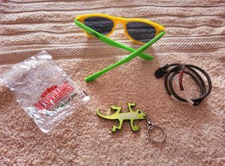 Lote Gafas, Pulsera y Llavero Desperados