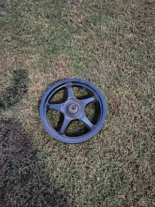 Llanta delantera Aerox