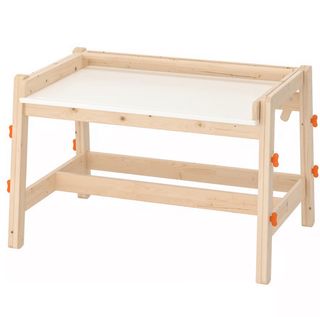 Escritorio infantil IKEA FLISAT evolutivo