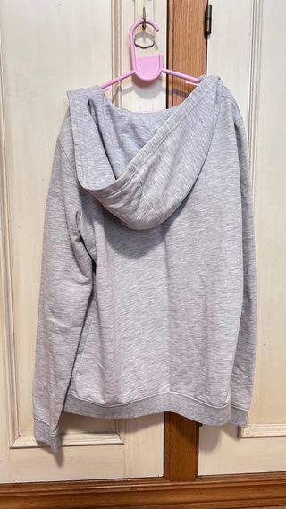 Chaqueta chándal gris con capucha