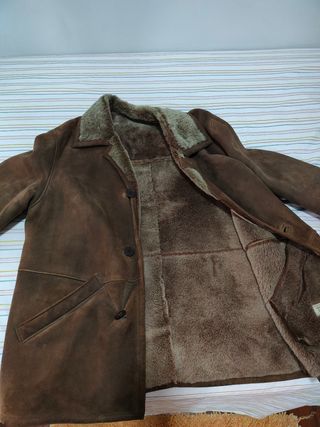 Chaquetón de piel marrón con forro