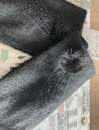 Guantes de lana con adornos