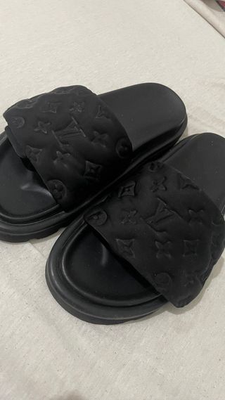 Sandalias Louis Vuitton Negras