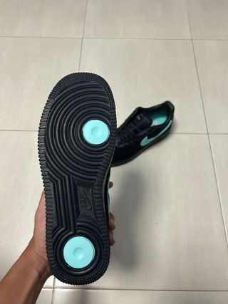 Nike Air Force 1 x Tiffany & Co. Negro