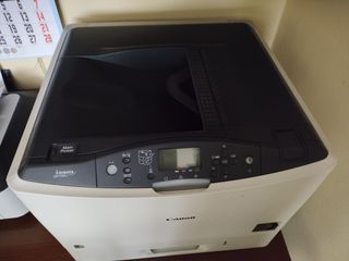Impresora Canon i-SENSYS LBP7780Cx
