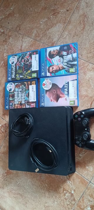 PS4 (PlayStation 4) + 4 Juegos