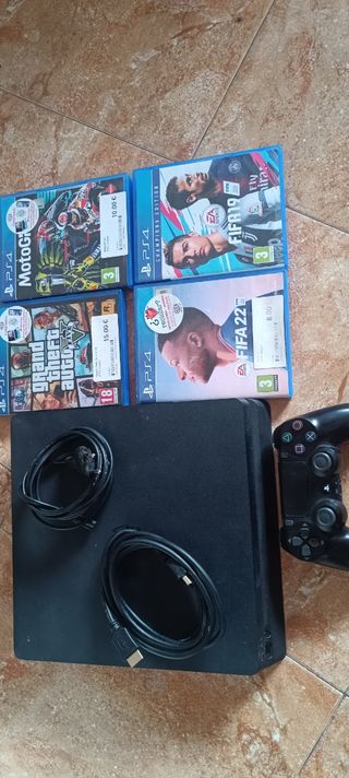 PS4 (PlayStation 4) + 4 Juegos
