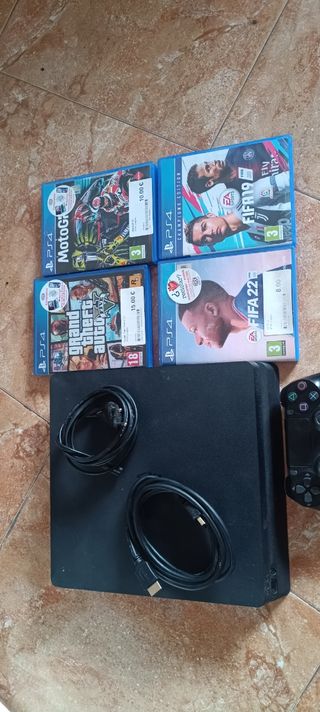 PS4 (PlayStation 4) + 4 Juegos
