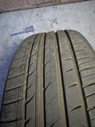 UN Neumático Hankook 225/55R17 101V