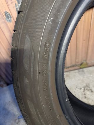 UN Neumático Hankook 225/55R17 101V