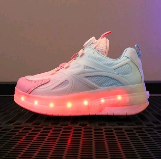 Scarpe con rotelle luminose   N' 36