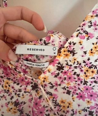Camiseta tirantes flores Reserved