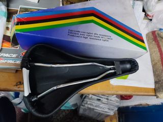 Sillín Crono Huracán - Nuevo a estrenar en caja