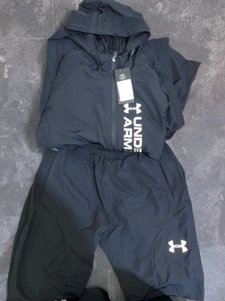 Conjunto Deportivo Lac4ste Negro y chándal under