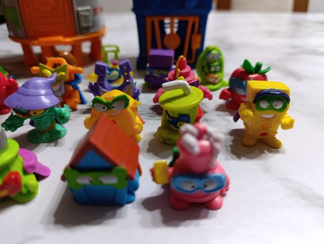 Base Secreta Superthings.