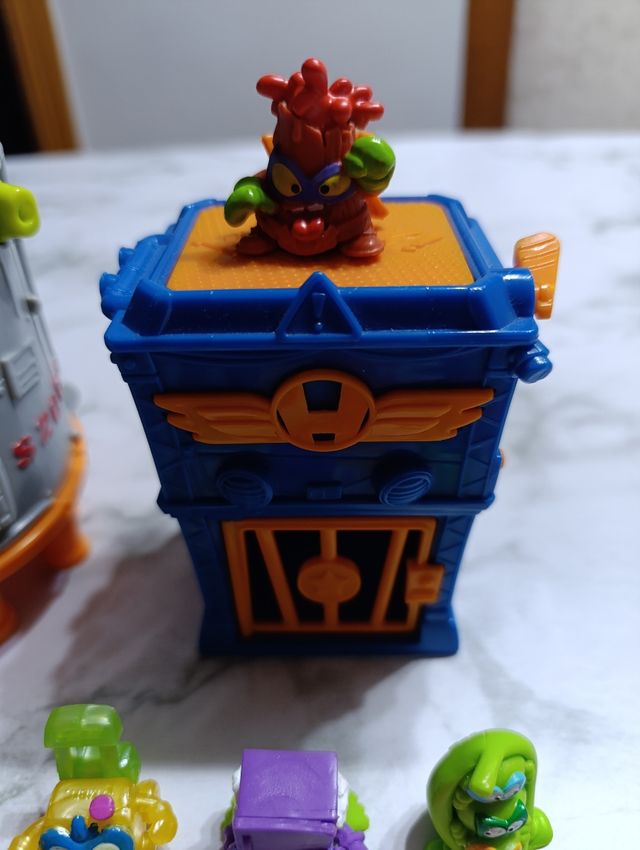 Base Secreta Superthings.