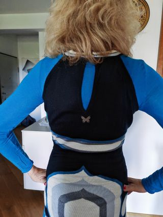 Vestito Twinset nero con fantasia geometrica.