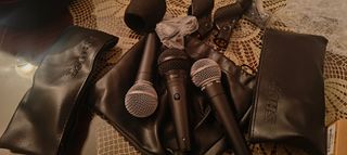 3 Micrófono Shure PGA58 y sm58