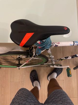 Bicicleta Fixie Blanca con Ruedas Verdes 