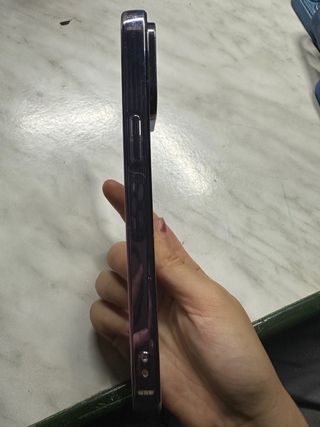 Funda iPhone 14 Pro Max Transparente con Morado